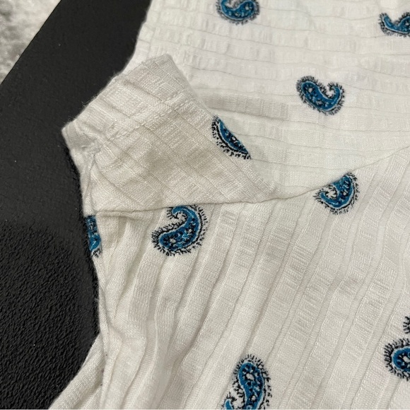 Aeropostale Paisley Short Sleeve Crop Top - Picture 6 of 9